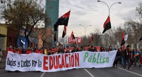 Manifestation pour l'education publique à Santiago du Chili