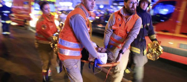 Attentat_13_nov_2015 Pompiers en intervention la nuit du 13 novembre 2015