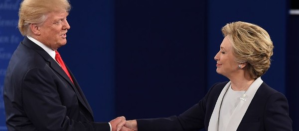 Trump et Clinton poignée de main
