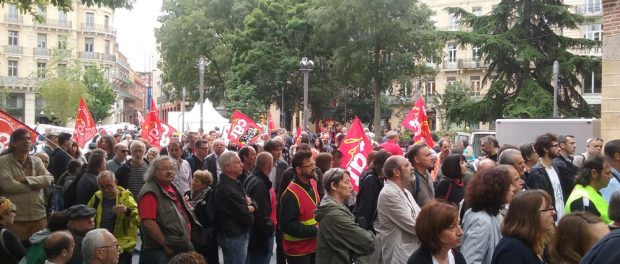 Rassemblement de la CGT devant la Bourse du Travail de Toulouse en 2015 contre la répression anti-syndicale